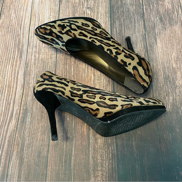 Stuart Weitzman Animal Print Pumps Size 6.5 - Picture 9 of 9